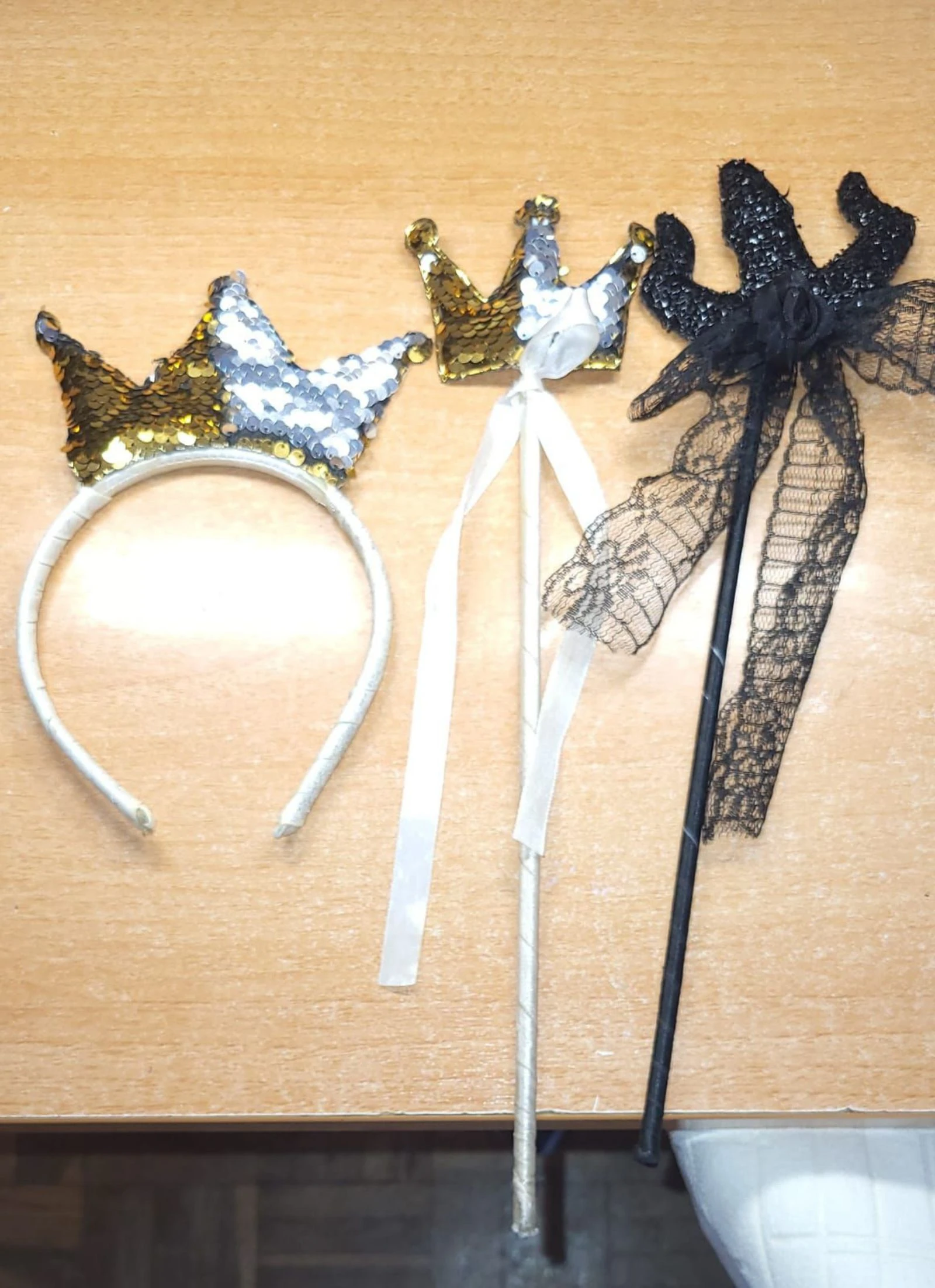 👑 Set de princesa y hada – corona, varita mágica y varita de hada en buen estado